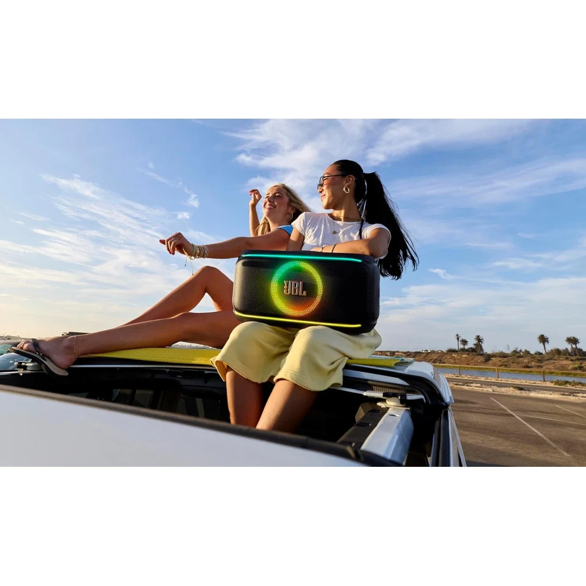 JBL PartyBox On-The-Go 2 Portable Party Speaker with Wireless Digital Microphone, Lightshow, 15-Hour Playtime, Black - Thumbnail 3