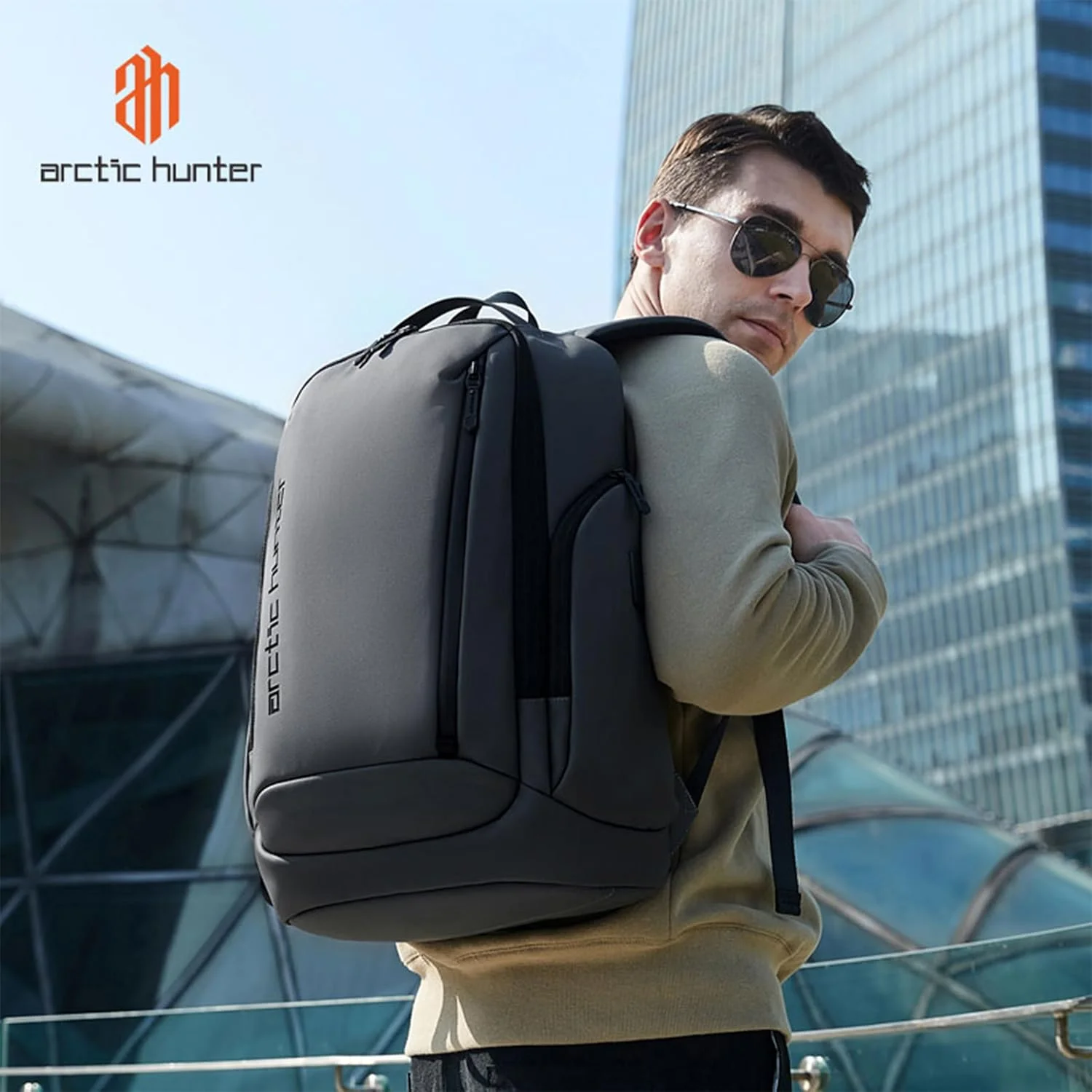 حقيبة ظهر للابتوب Arctic Hunter B00554 مقاس 15.6 إنش من بوليستر متين بمنفذ USB وسماعات – رمادي - Image 11