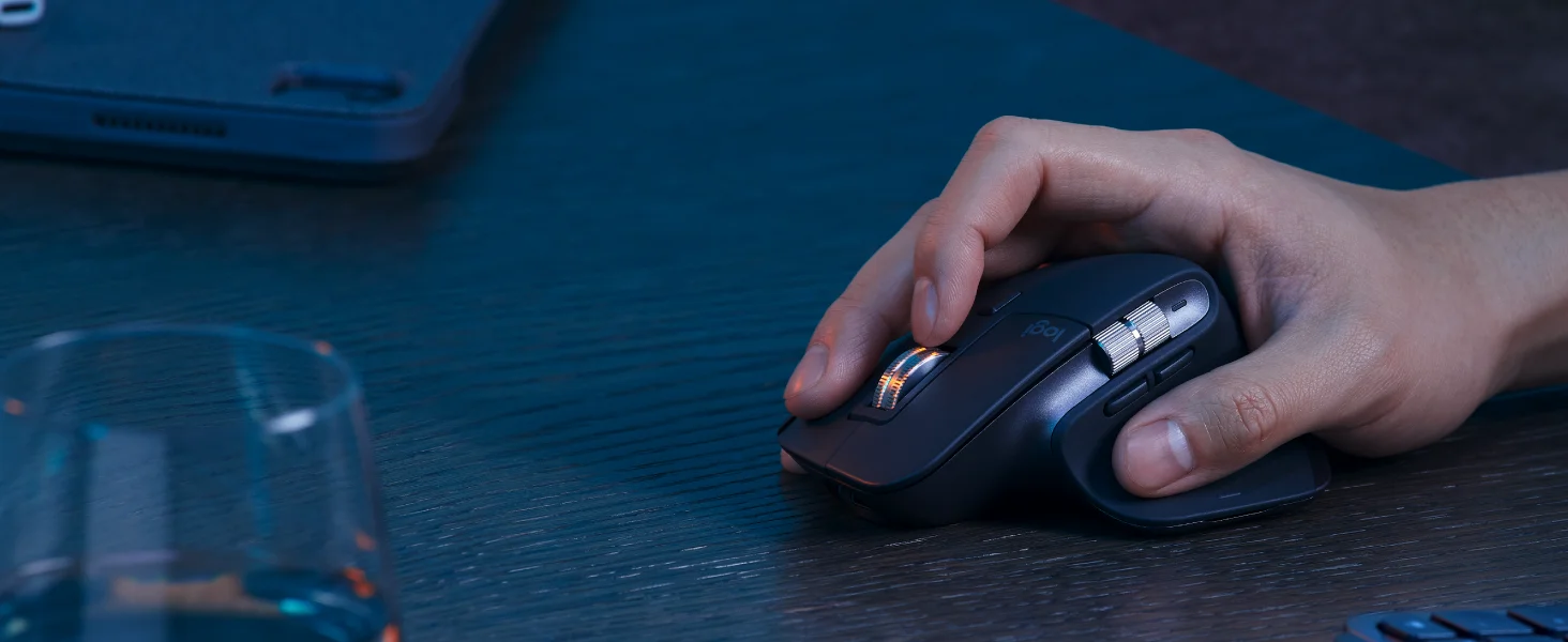 طقم كيبورد وماوس Logitech MX Keys S Combo مع MX Master 3S لاسلكي، مسند راحة، إضاءة ذكية، بلوتوث، USB-C، عربي/إنجليزي، جرافيت - Image 15