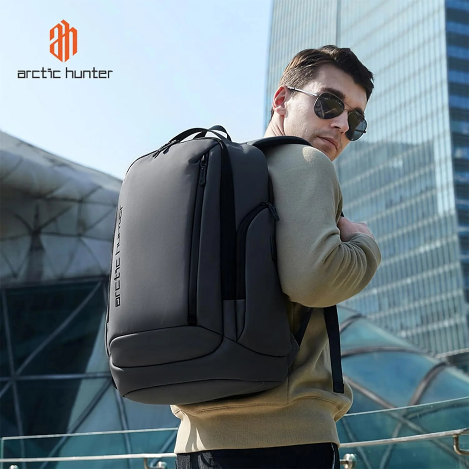 حقيبة ظهر للابتوب Arctic Hunter B00554 مقاس 15.6 إنش من بوليستر متين بمنفذ USB وسماعات – رمادي - Image 5