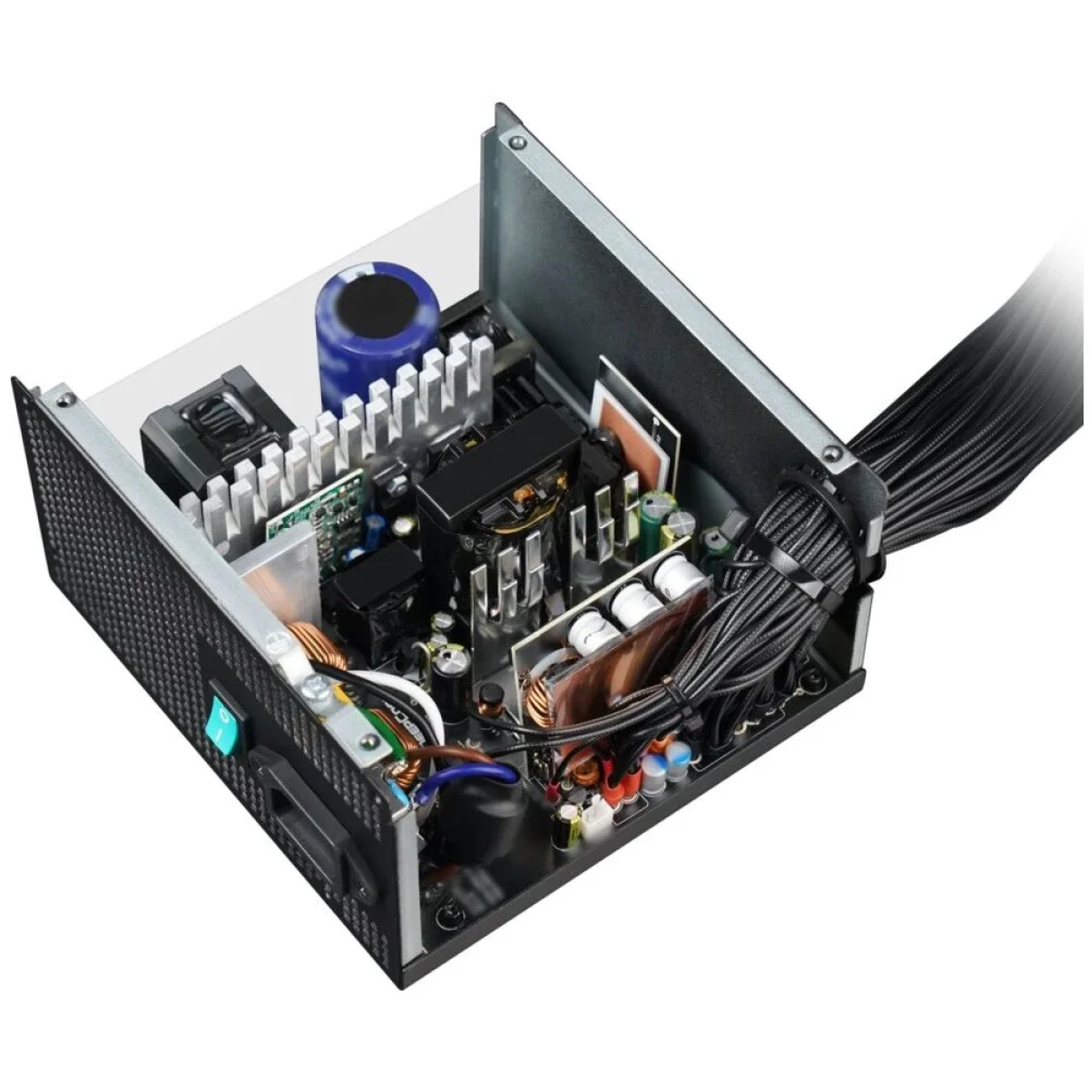 مزود طاقة DeepCool PN650D بقدرة 650 واط 80 بلس ذهبي ATX 3.1 أسود - Thumbnail 6