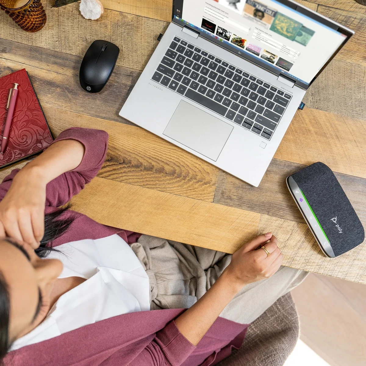 مكبر صوت للمكالمات Poly Sync 20-M محمول بتقنية Bluetooth مع محول USB-C إلى USB-A - Image 5
