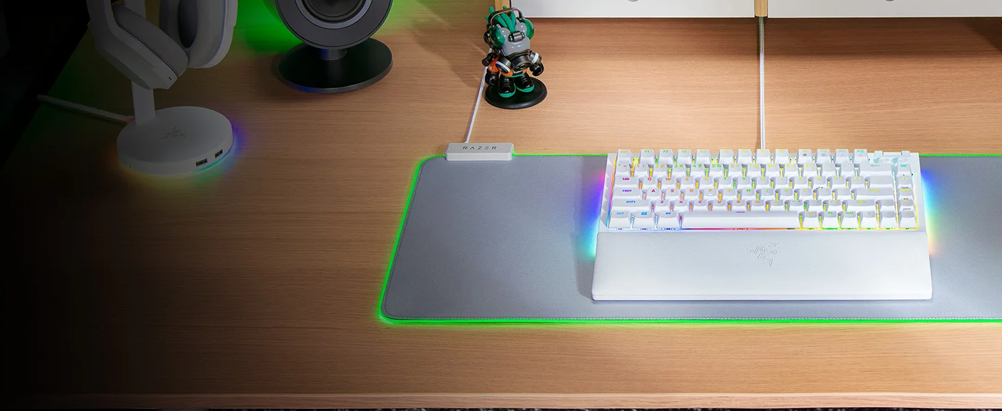 Razer BlackWidow V4 75% Hot-Swappable Mechanical Gaming Keyboard with Orange Tactile Switches - White - Thumbnail 13