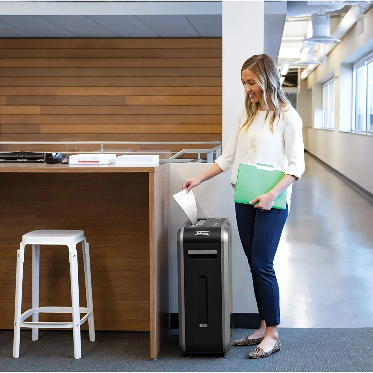 آلة تمزيق الورق Fellowes Powershred 125Ci بقص متقاطع 20 ورقة - Image 2