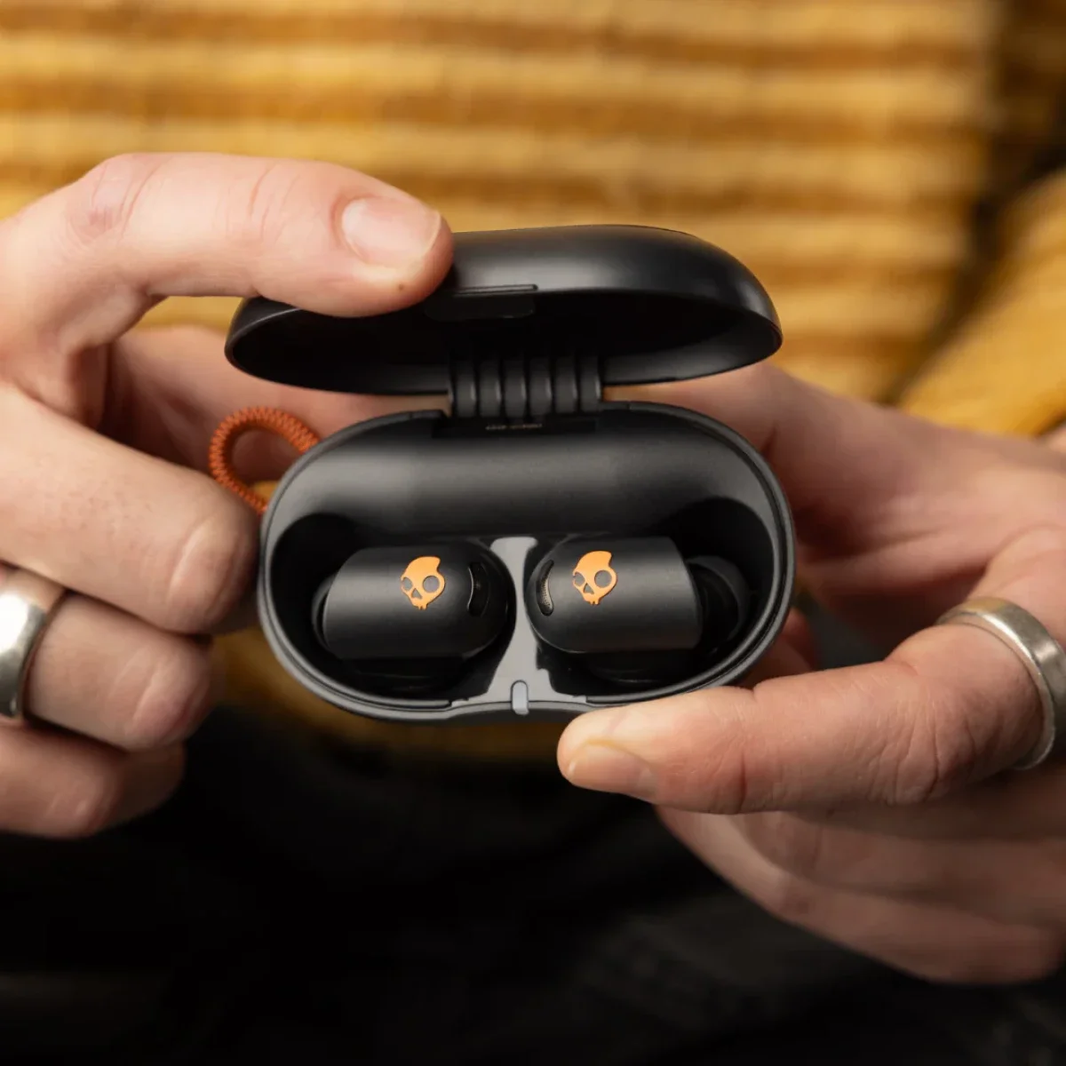 سماعات أذن رياضية Skullcandy Sesh ANC Active لاسلكية بعزل الضوضاء - أسود / برتقالي - Thumbnail 4