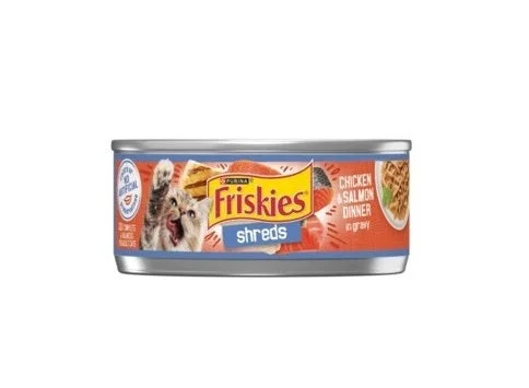 وجبة Friskies بالدجاج والسلمون بالمرق