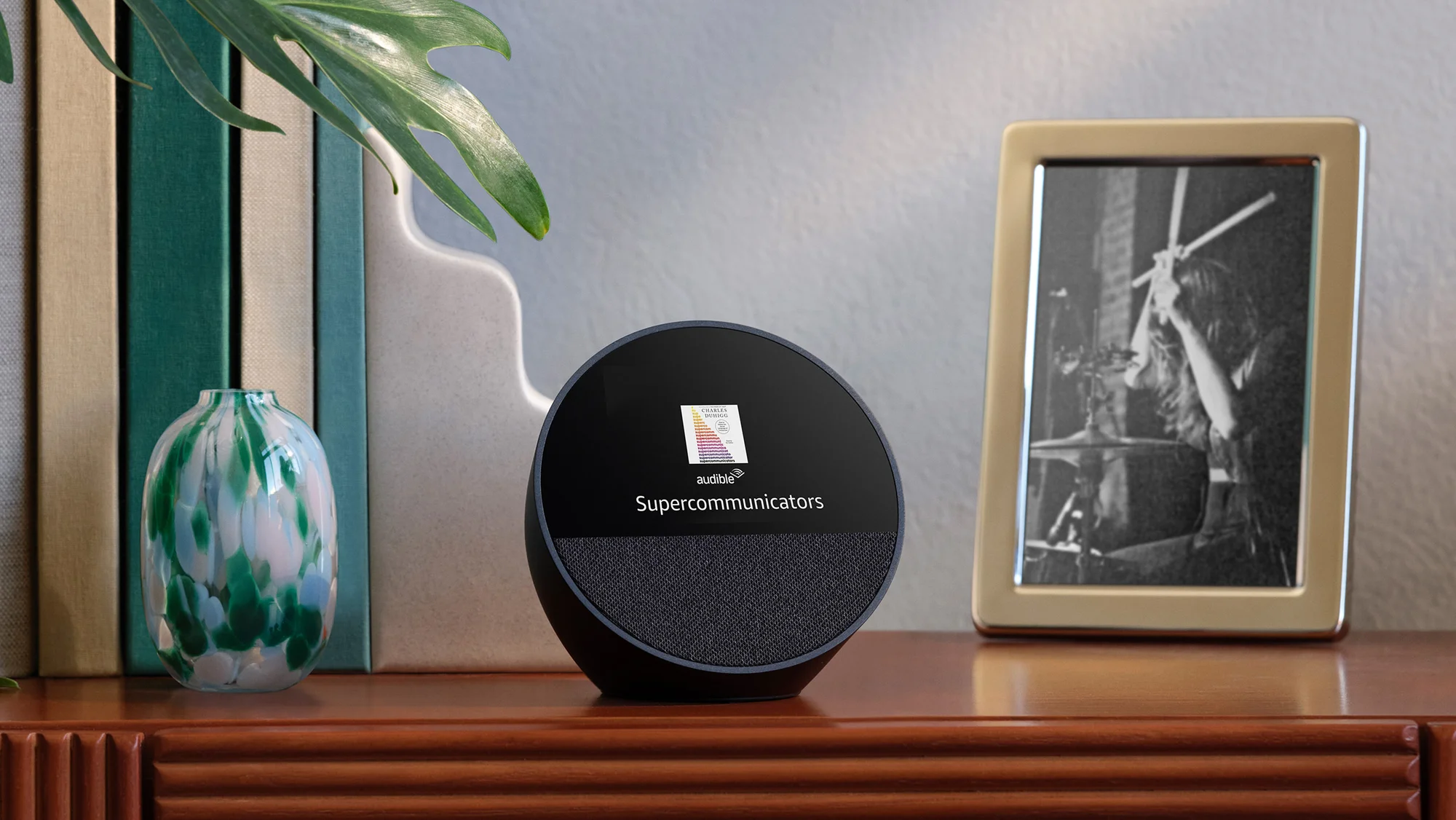 ساعة منبه ذكية Amazon Echo Spot (إصدار 2024) مع Alexa وصوت نابض بالحياة - أسود - Thumbnail 12