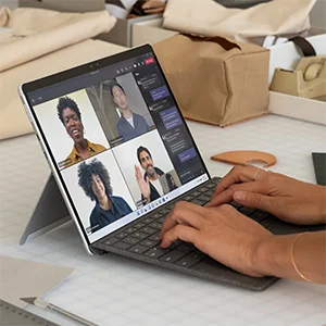 Microsoft Surface Pro Signature Keyboard & Slim Pen 2 for Surface Pro 8/Pro X - Platinum - Thumbnail 6