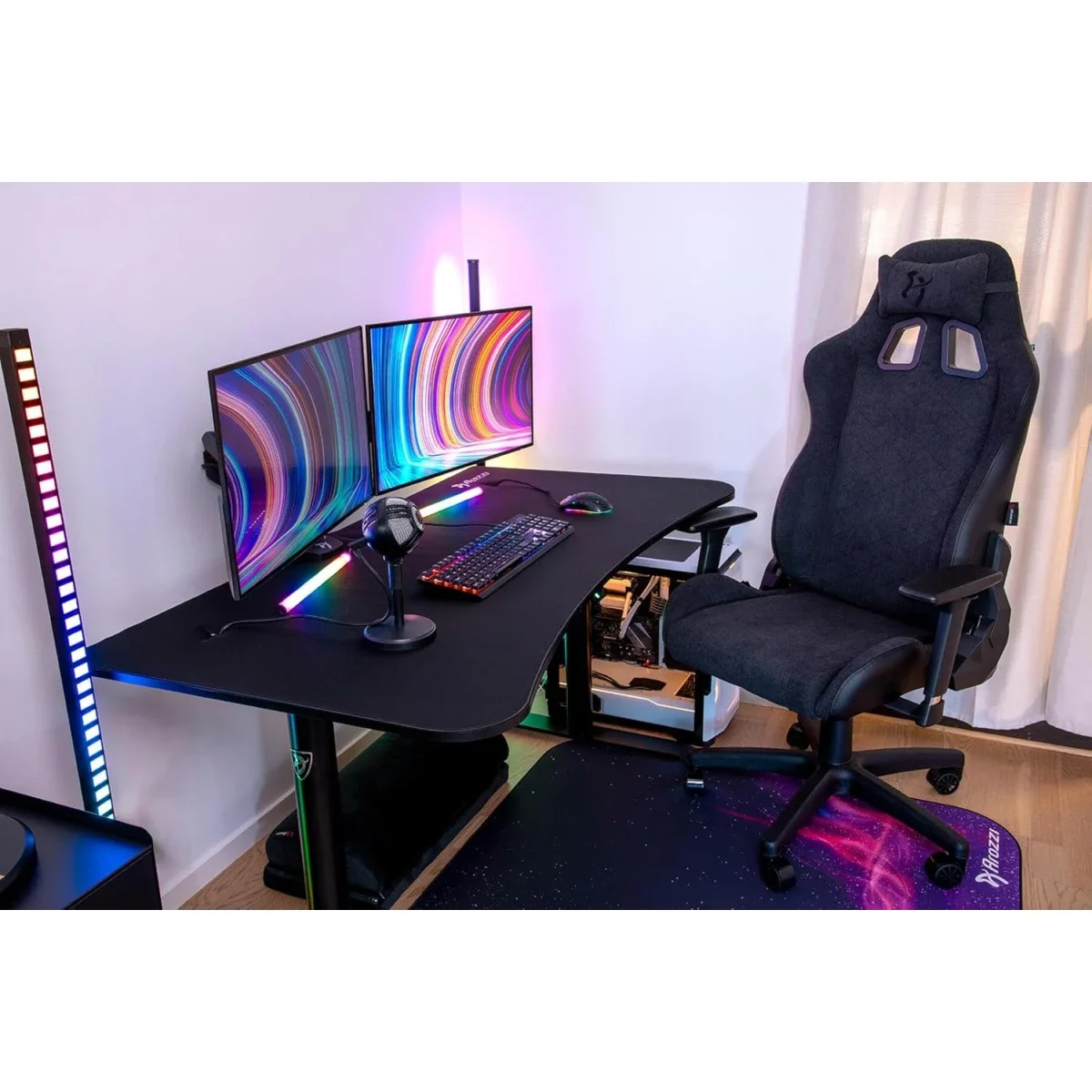 Arozzi Arena Medium Curved Gaming Desk with Washable Microfiber Mouse Pad, 140 cm, Pure Black - Image 3