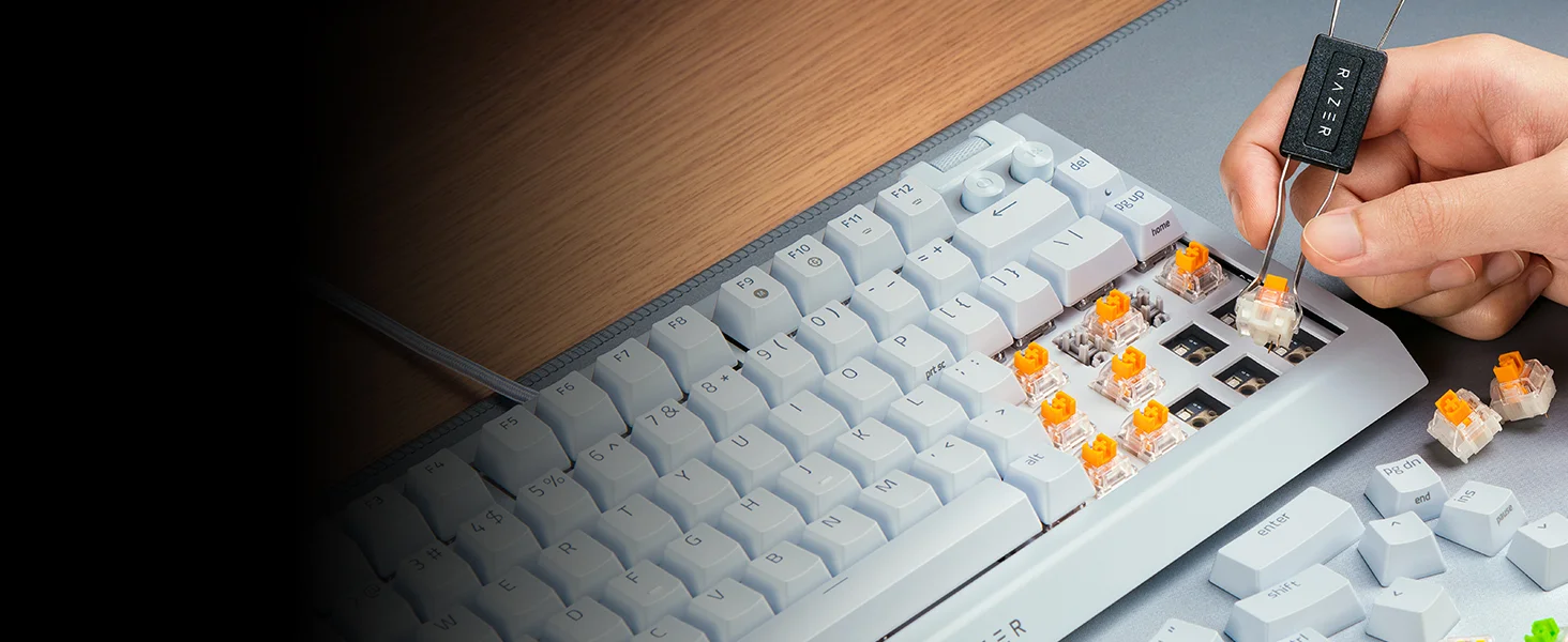 Razer BlackWidow V4 75% Hot-Swappable Mechanical Gaming Keyboard with Orange Tactile Switches - White - Thumbnail 14