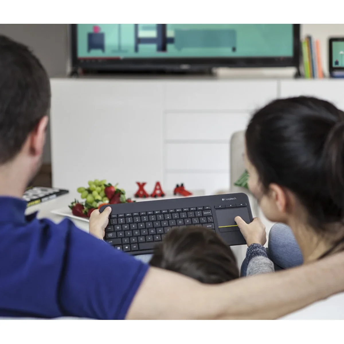 Logitech K400 Plus Wireless Keyboard with Built-In Touchpad - Black - Thumbnail 3