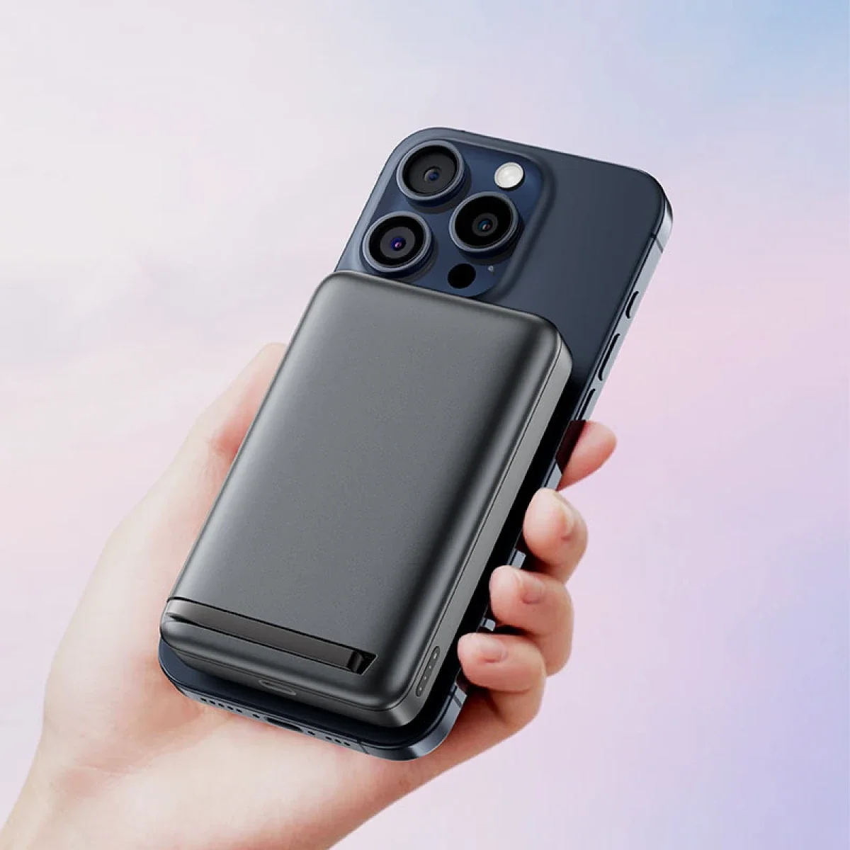 ACEFAST M11 10000mAh Qi2 15W Magnetic Wireless Power Bank with USB-C PD 30W - Black - Thumbnail 7