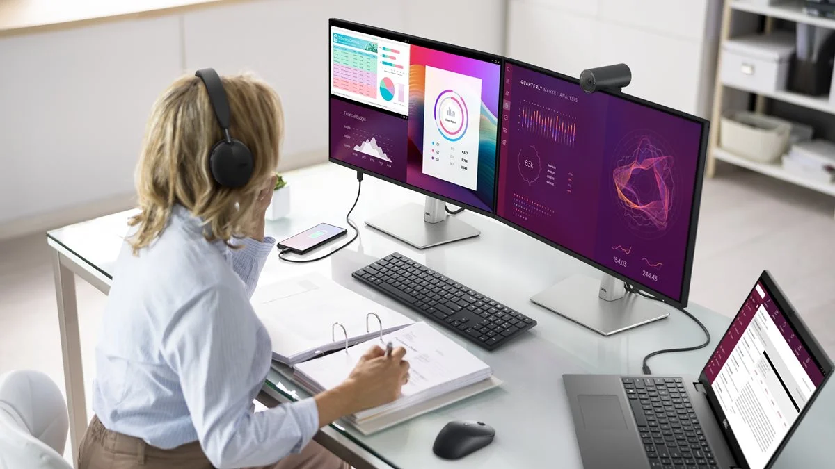 شاشة Dell P2425HE 24 إنش IPS Full HD بتردد 100Hz مع موزع USB-C - Thumbnail 28