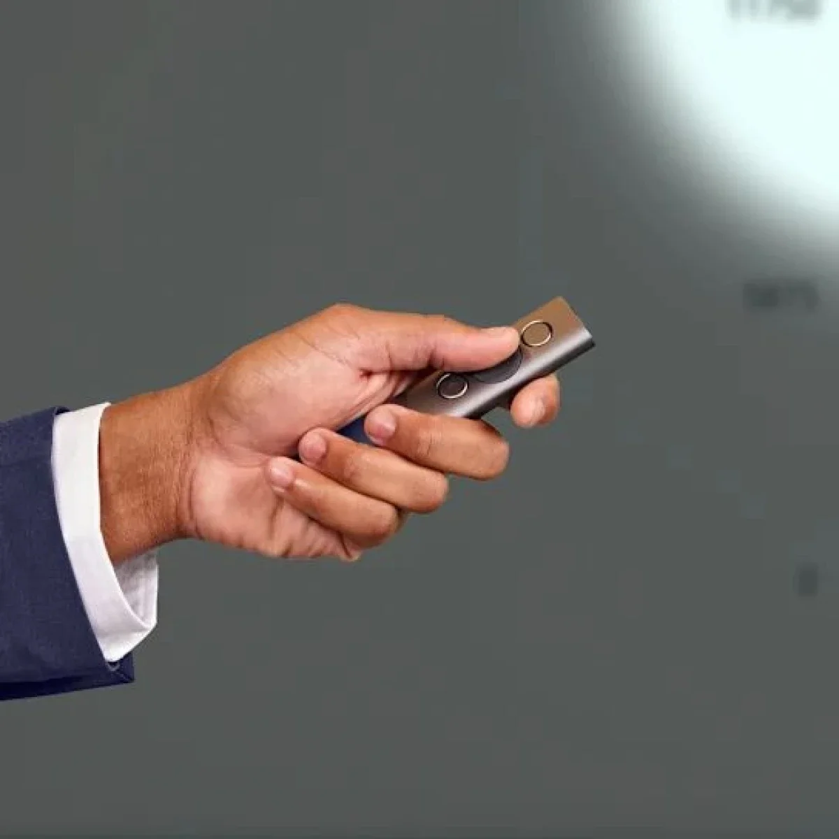 جهاز تحكم للعروض Logitech Spotlight Advanced لاسلكي - Thumbnail 4