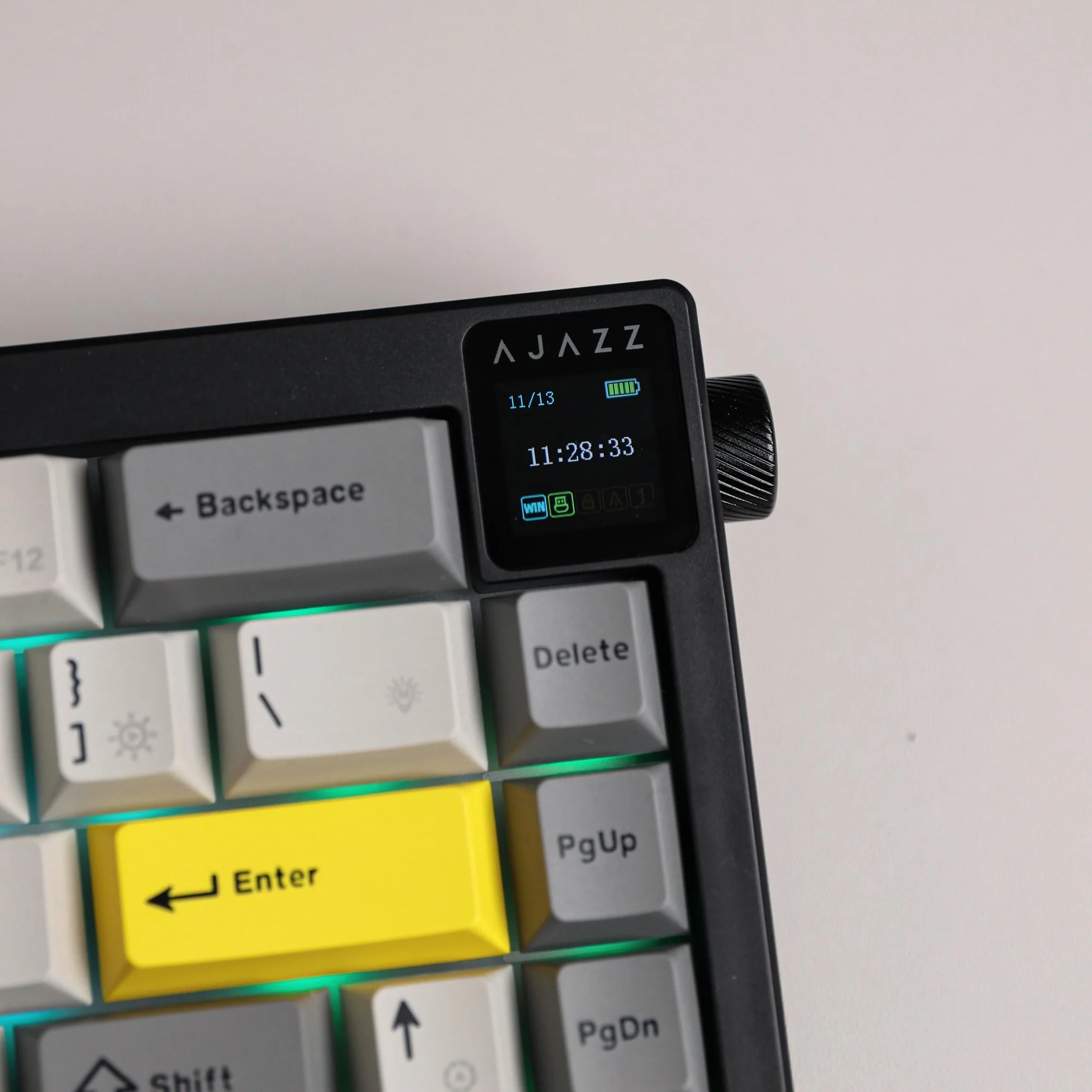 كيبورد AJAZZ AK650 ميكانيكي بسويتشات Dream Weaver، ثلاثي الاتصال، RGB، بنفسجي وأبيض وأزرق - Image 8