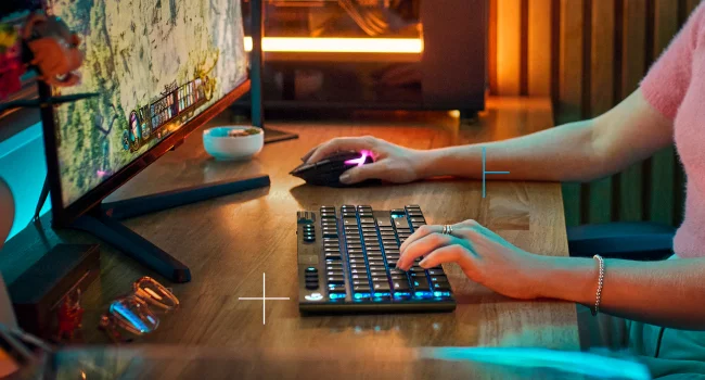Logitech G915 X LIGHTSPEED TKL Wireless Mechanical Gaming Keyboard GL Clicky Switches White - Thumbnail 14