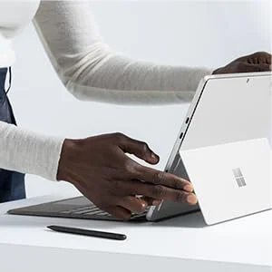 Microsoft Surface Pro Signature Keyboard & Slim Pen 2 for Surface Pro 8/Pro X - Platinum - Thumbnail 7