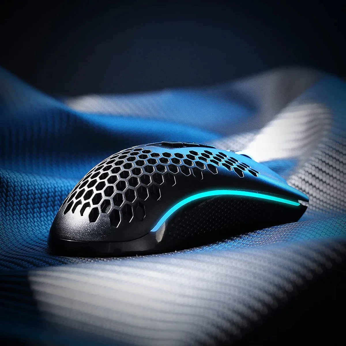 ماوس ألعاب Redragon M808 Storm Pro لاسلكي RGB بهيكل خلية نحل، 16000 DPI، أبيض - Image 9