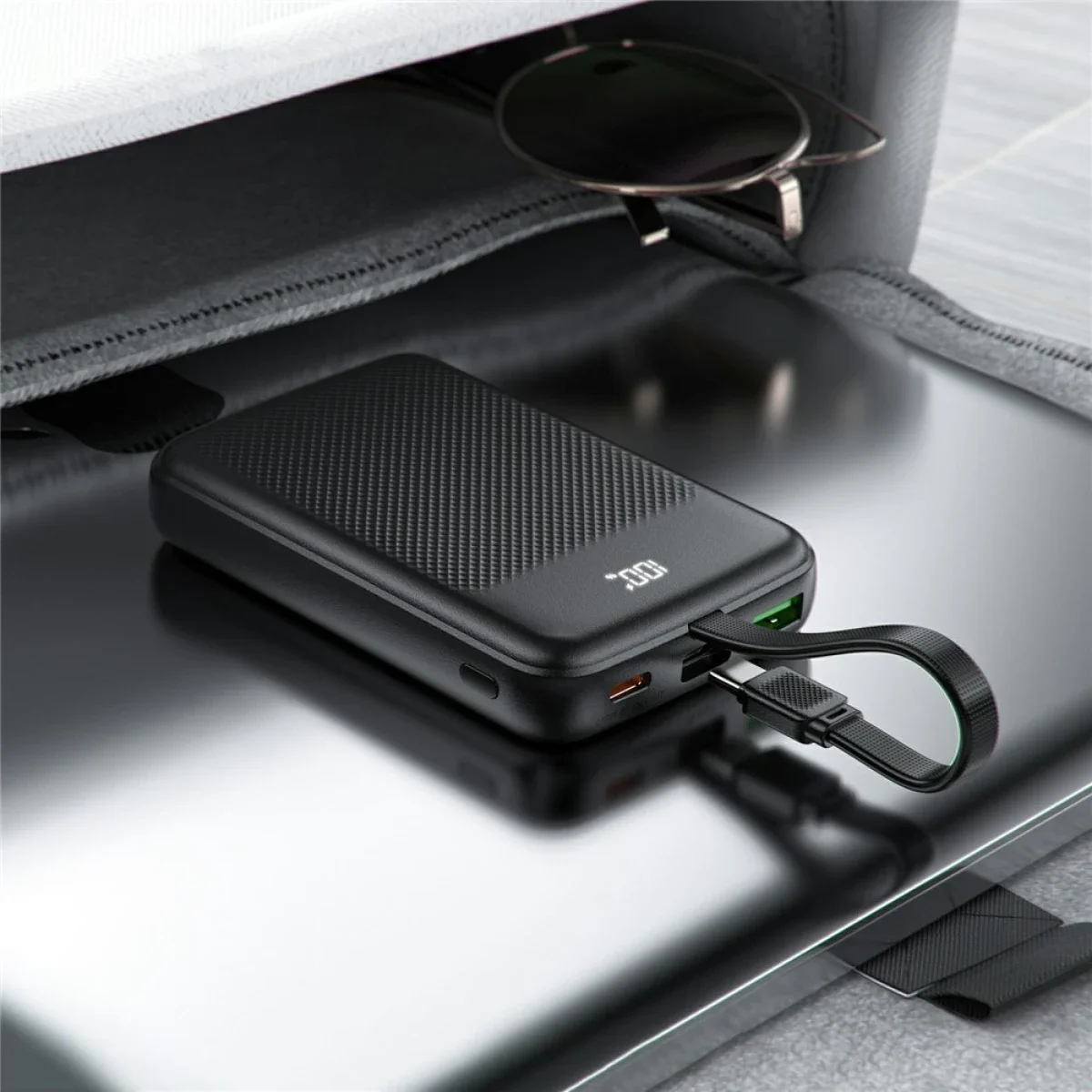 باور بانك ACEFAST M13 بسعة 10000 مللي أمبير وقدرة 22.5 واط مع شحن PD سريع وكابل USB-C مدمج - أسود - Image 5