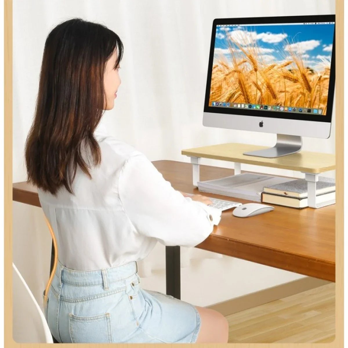 Ugreen LP224 Foldable Laptop Desk Bed Stand - Wood Grain - Image 6