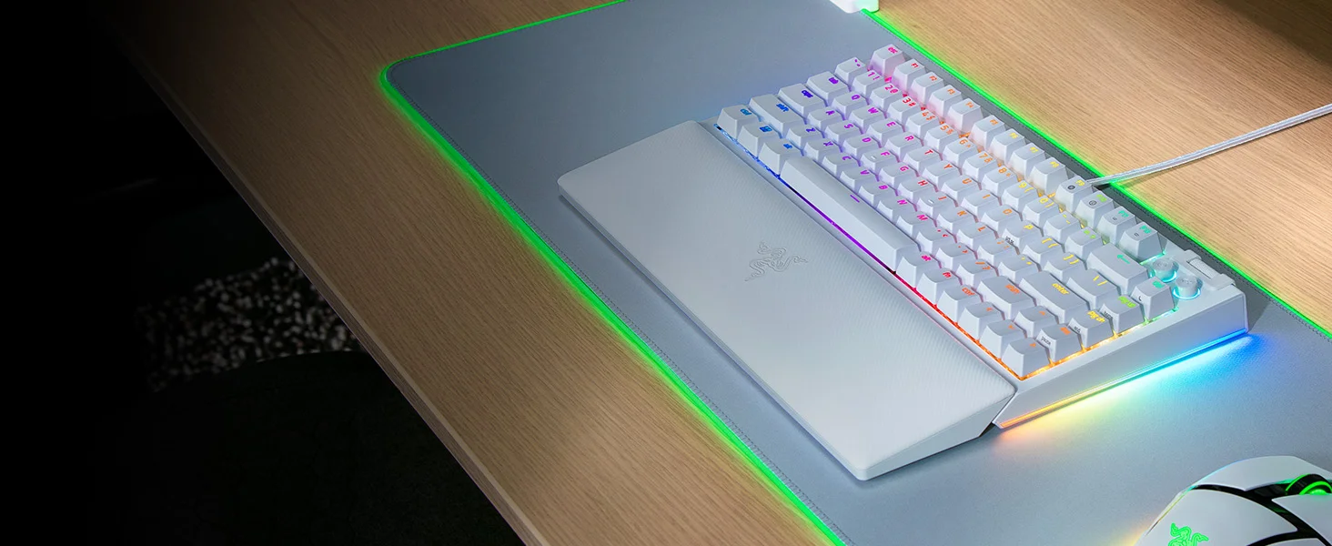 Razer BlackWidow V4 75% Hot-Swappable Mechanical Gaming Keyboard with Orange Tactile Switches - White - Thumbnail 16