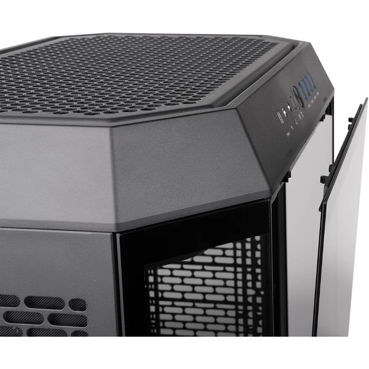 هيكل كمبيوتر Thermaltake The Tower 600 ميد تاور مع 3 ألواح زجاج مقسى ودعم اللوحات الأم ذات الموصلات المخفية - أسود - Image 6