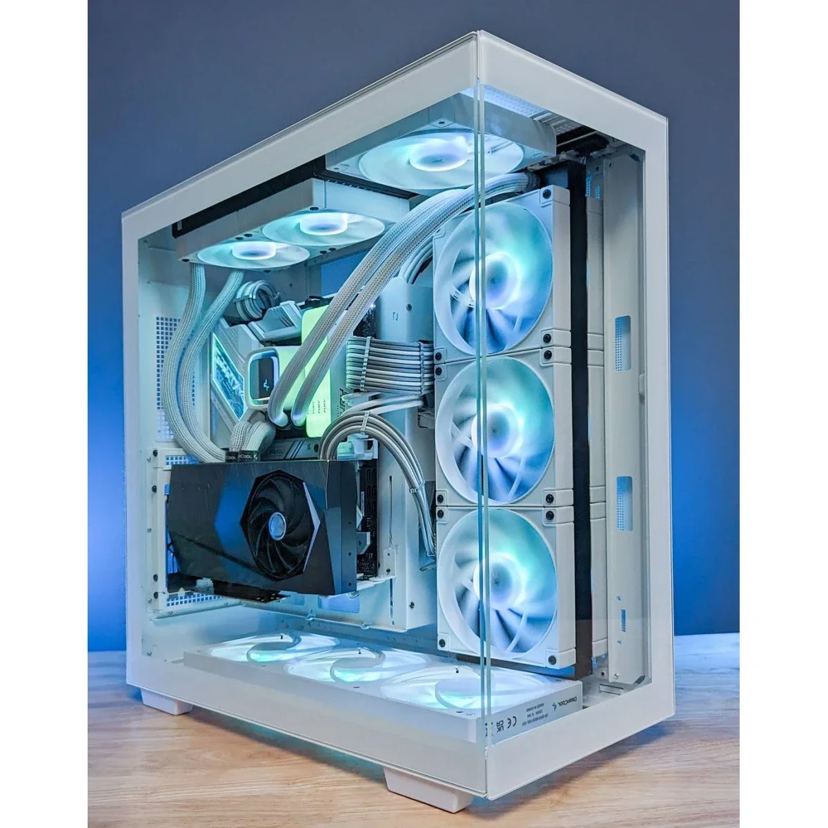 DeepCool CH780 Panoramic Dual-Chamber Full Tower Case with Vertical GPU Mount, Gen 4 Riser Cable, 3x 140mm ARGB Fans - White - Image 6
