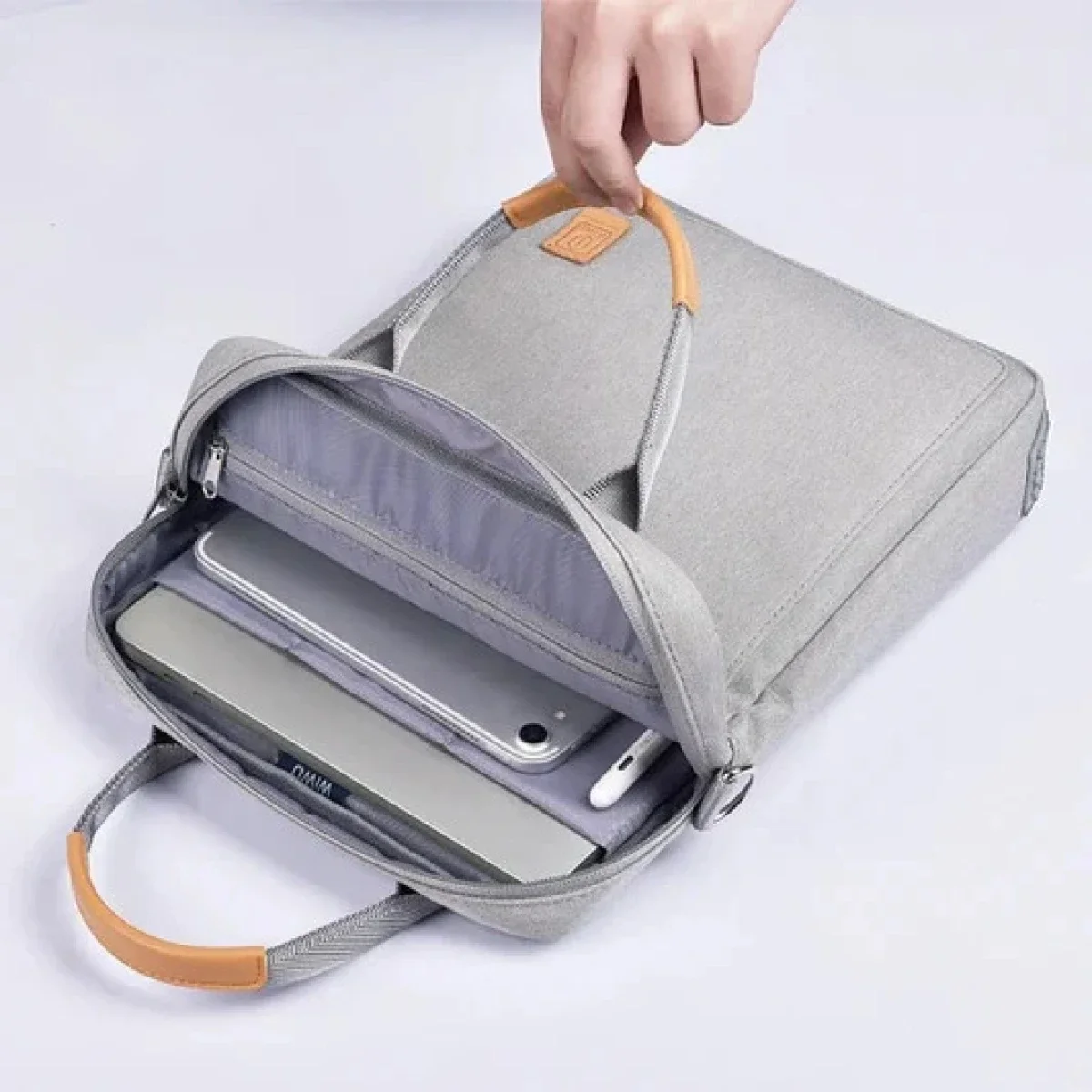 حقيبة تابلت WIWU Pioneer مقاس 11 إنش - أسود - Image 3
