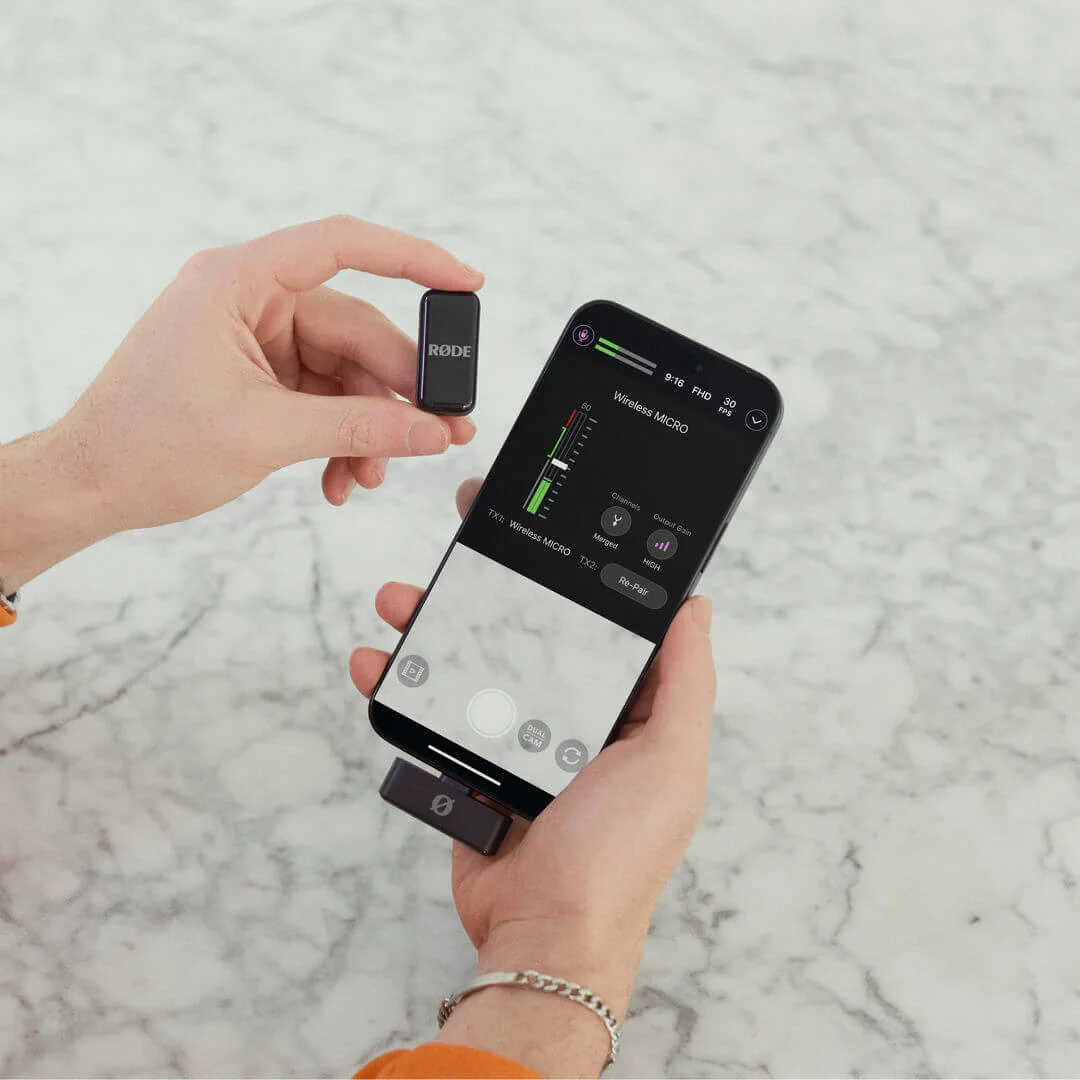 ميكروفون لاسلكي RØDE Wireless Micro USB-C صغير مع ميكروفونين وعلبة شحن - أسود - Image 11