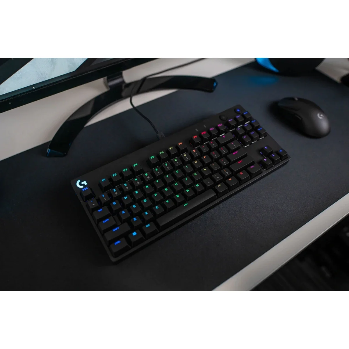 كيبورد ألعاب Logitech G Pro X TKL ميكانيكي سلكي بمفاتيح GX Blue Clicky - أسود - Thumbnail 6