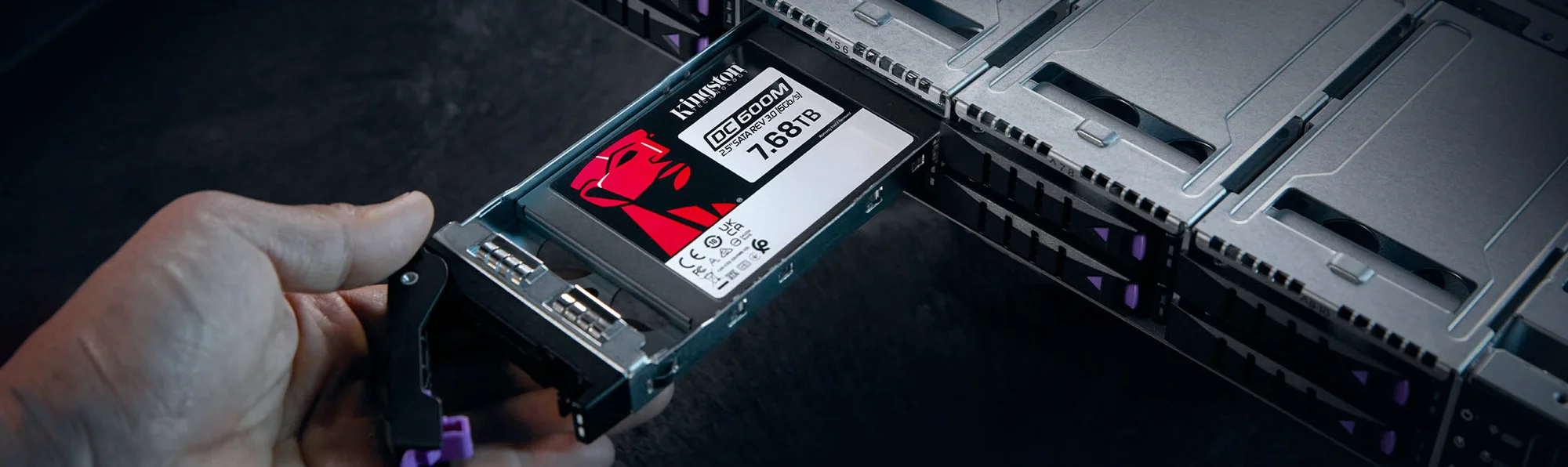 هارديسك SSD Kingston DC600M سعة 3.84TB مقاس 2.5 إنش SATA - Image 4