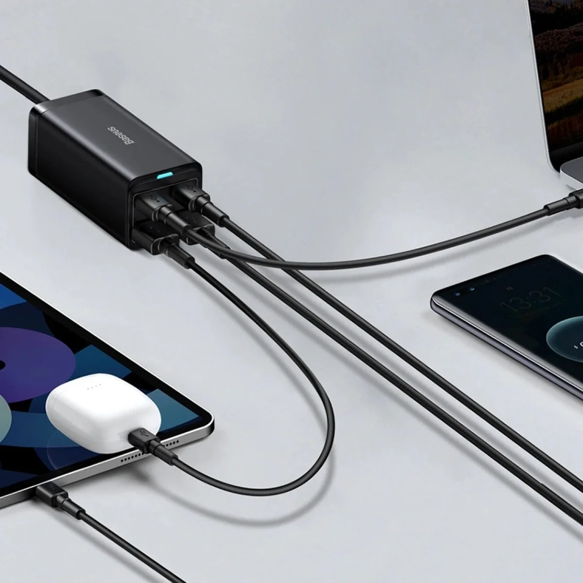 شاحن مكتبي Baseus GaN3 Pro GaN بقوة 100 واط و4 منافذ، 2 USB-C و2 USB-A، أسود - Thumbnail 6