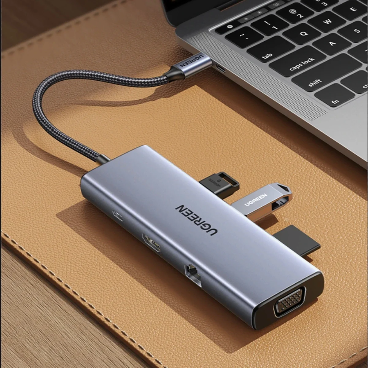 محول USB-C ‏9 في 1 Ugreen CM498 مع 3 منافذ USB-A 3.0 وHDMI وVGA وRJ45 وقارئ SD/TF وشحن PD 100W - Gray - Thumbnail 2
