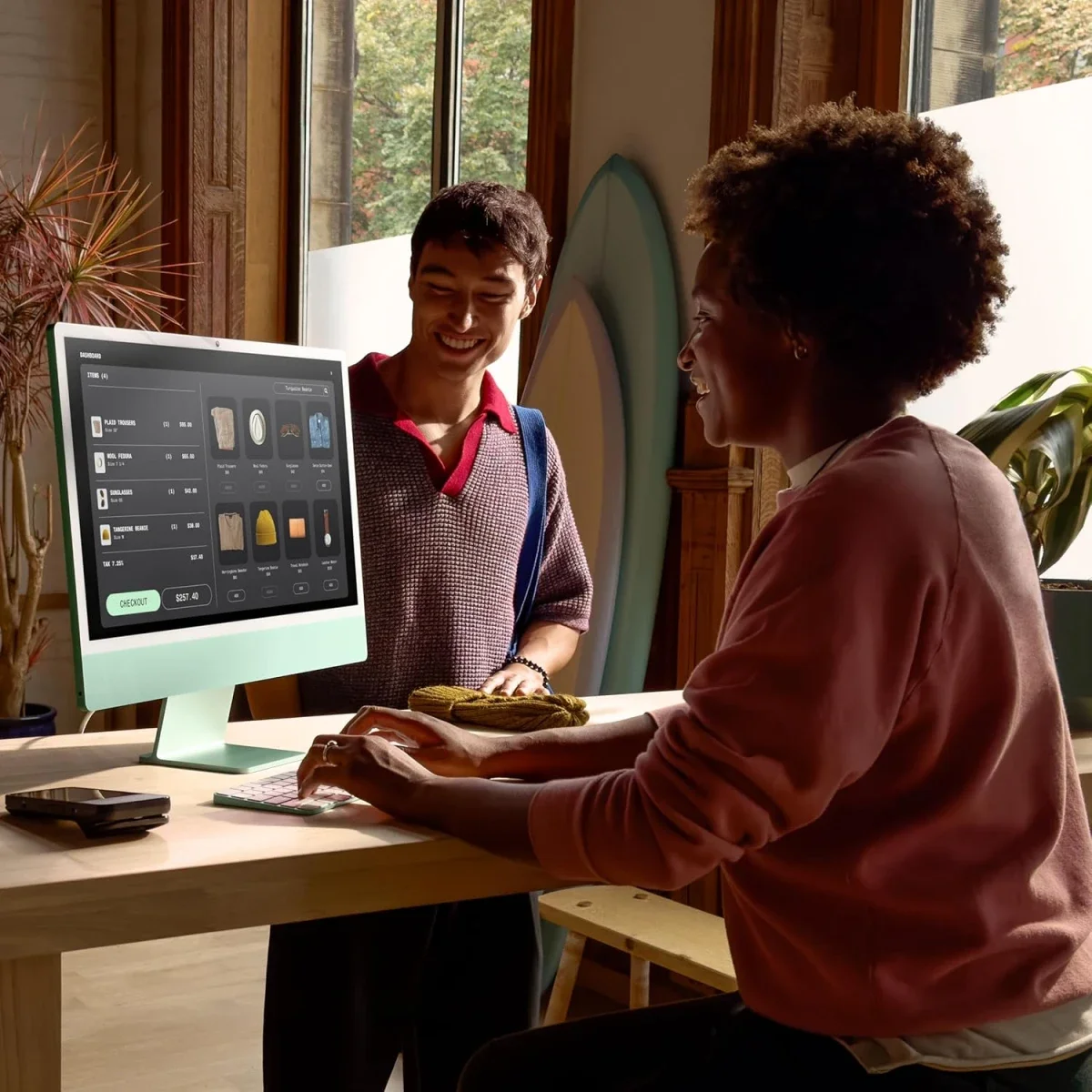 كمبيوتر الكل في واحد Apple iMac (2024) بمعالج M4‏ 10 أنوية وكرت شاشة 10 أنوية، 512GB/16GB، شاشة Retina 4.5K قياس 24 إنش - أخضر - Thumbnail 6
