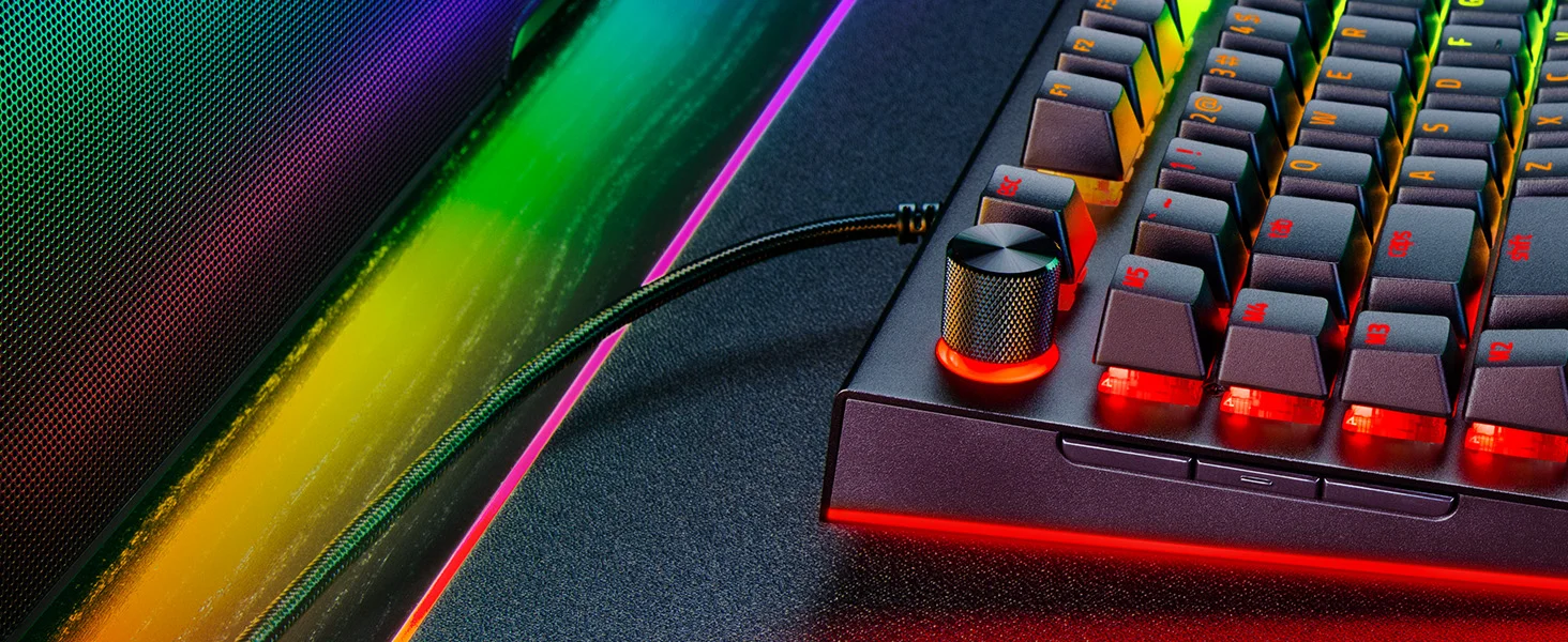لوحة مفاتيح ألعاب ميكانيكية سلكية Razer BlackWidow V4 Pro بمفاتيح Green - Thumbnail 15