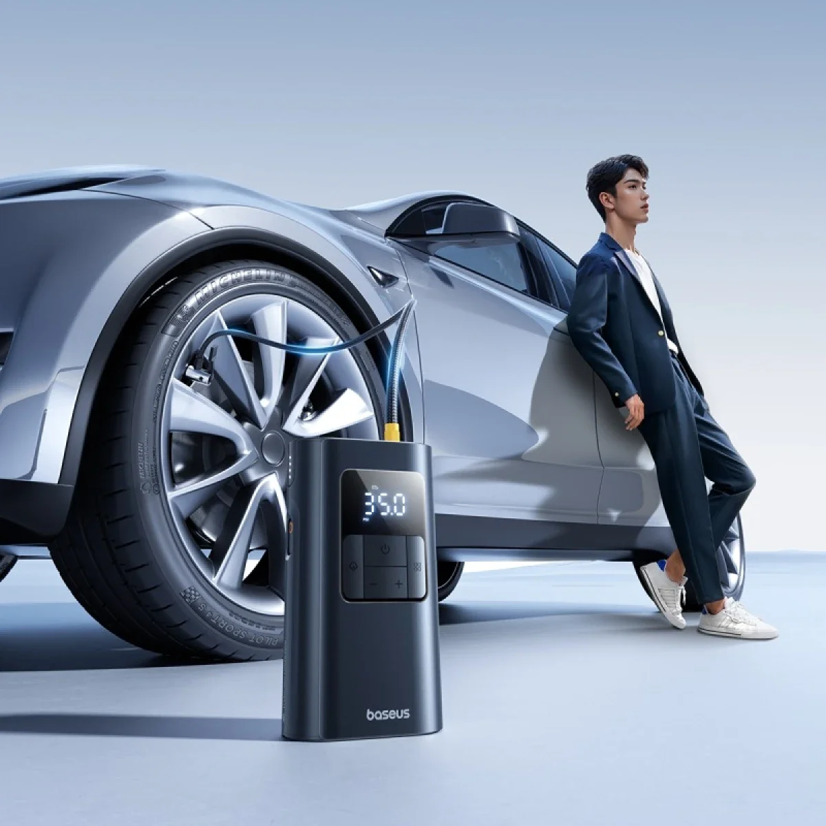 Baseus VA1 Dual-Power Car Tire Inflator with Flashlight and 6000mAh Power Bank - Thumbnail 5