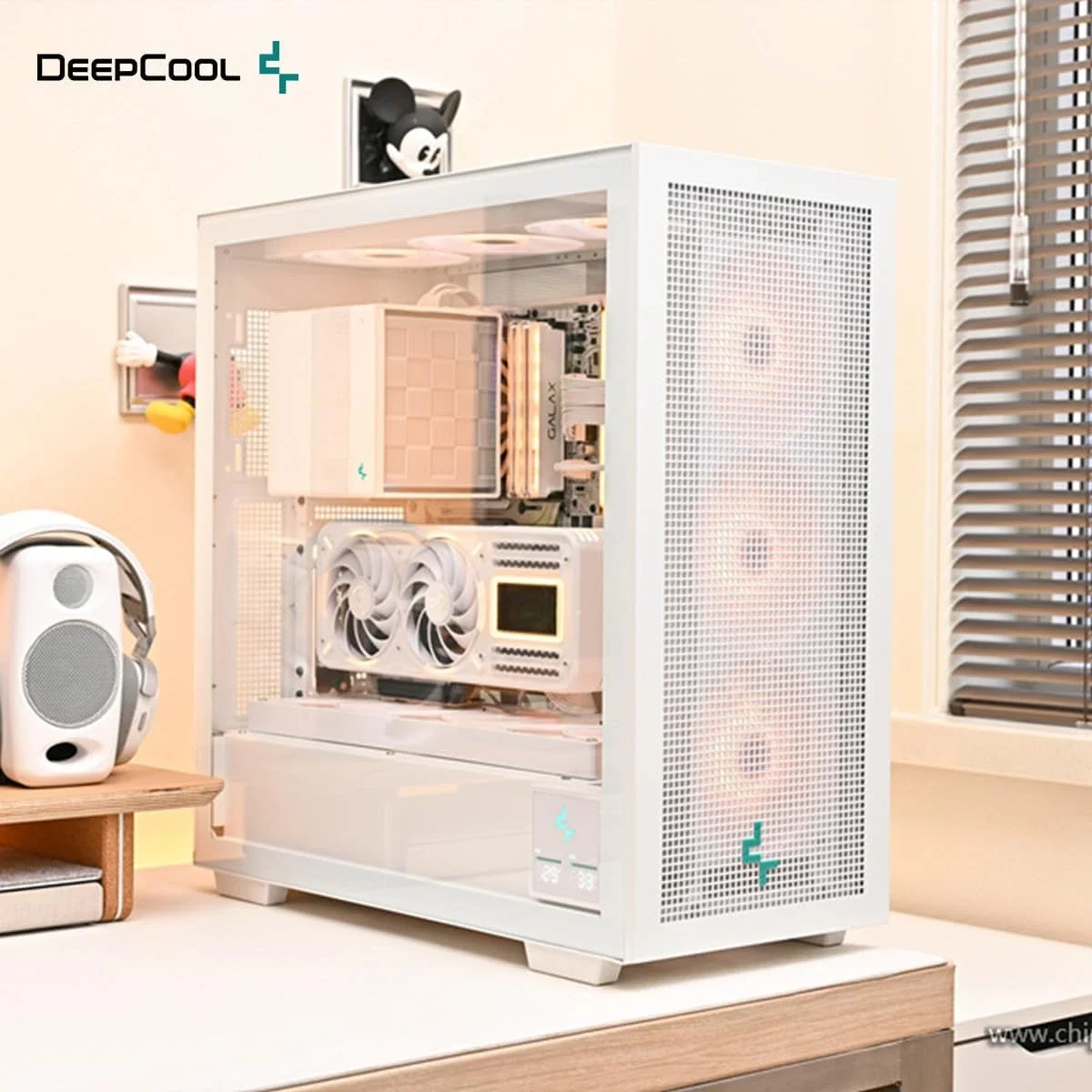 DeepCool Morpheus Modular Airflow Full Tower PC Case with Vertical Mount, Gen 4 Riser Cable, 4x 140mm ARGB Fans - White - Thumbnail 7