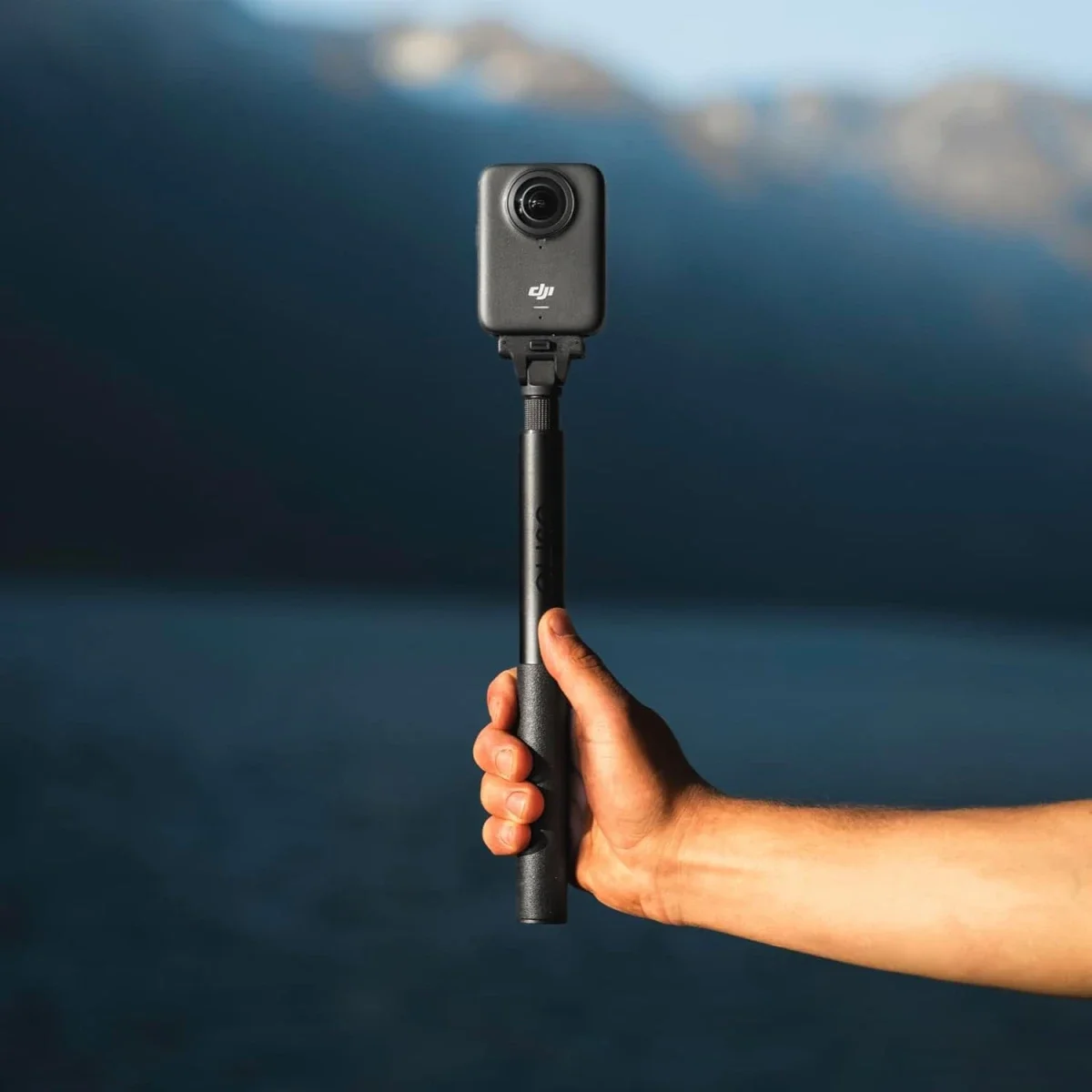 DJI Osmo 360 Adventure Combo 8K 360° Action Camera with 105GB Storage - Thumbnail 9