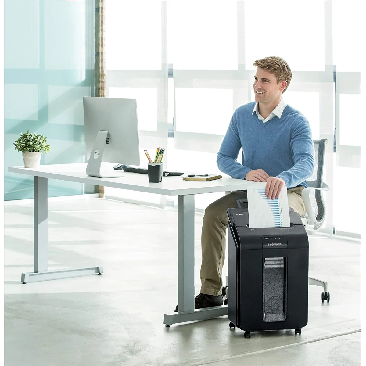 آلة تقطيع الورق Fellowes AutoMax 100M بقص دقيق، تغذية تلقائية 100 ورقة، P-4 - Image 2