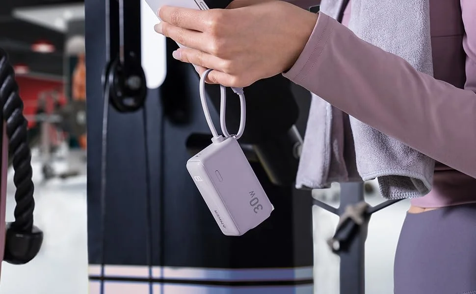 باور بانك Anker A1636H11 سعة 5000mAh 3 في 1 مع كابل USB-C مدمج وقابس AC قابل للطي وشحن 30W - أسود - Thumbnail 11