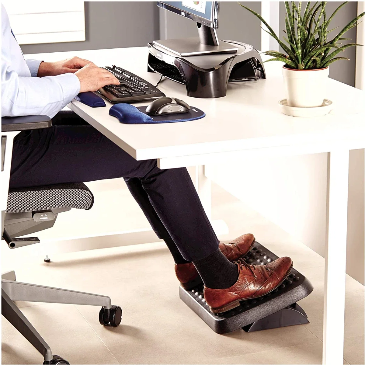 مسند قدم Fellowes 48121 قياسي مع تعديل ارتفاع بوضعيتين - جرافيت - Image 3