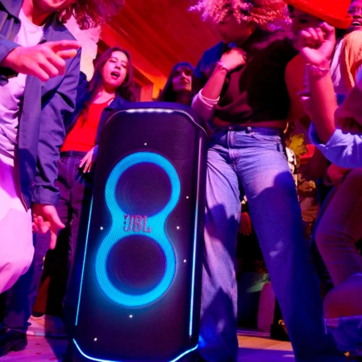 مكبر صوت للحفلات JBL PartyBox Ultimate بقدرة 1100 واط مع Dolby Atmos وWi-Fi 6 وبلوتوث - أسود - Image 4