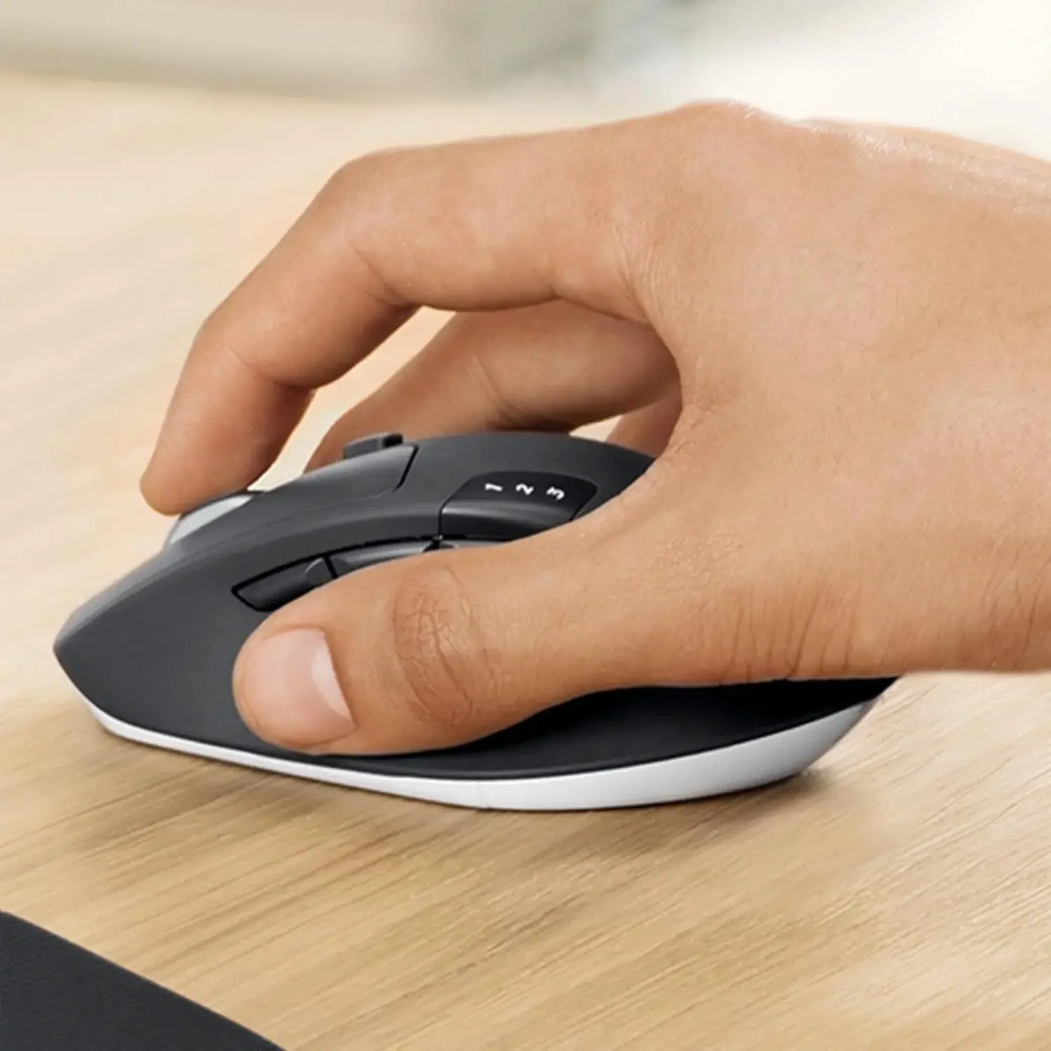 Logitech MK850 Performance Multi-Device Wireless Mouse & Keyboard Combo Arabic & English Layout - Image 2