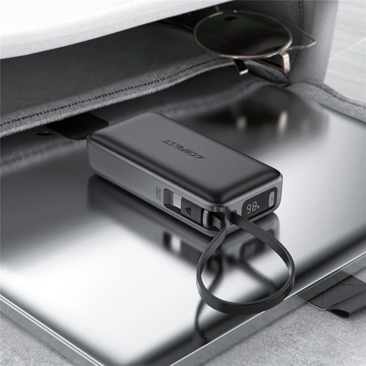 باور بانك ACEFAST M7 بسعة 10000 مللي أمبير وقدرة PD 30 واط مع كابل USB-C - أسود - Image 5