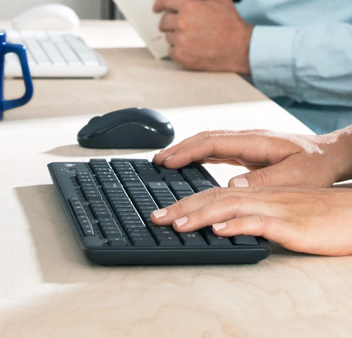 Logitech MK295 Silent Wireless Keyboard and Mouse Combo - Thumbnail 7