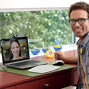 كاميرا ويب Microsoft LifeCam HD-3000 بدقة HD 720p مع ميكروفون لتقليل الضوضاء - Thumbnail 5