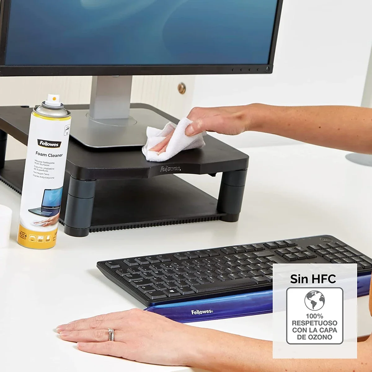 منظف رغوي Fellowes سعة 400 مل خالٍ من غاز HFC للأسطح البلاستيكية والمعدنية - Image 3