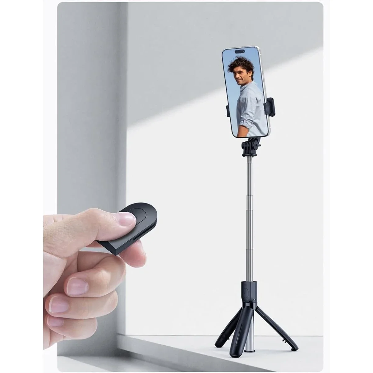 Mcdodo SS-7240 Selfie Stick Tripod 70cm with Detachable Bluetooth Remote - Black - Thumbnail 3