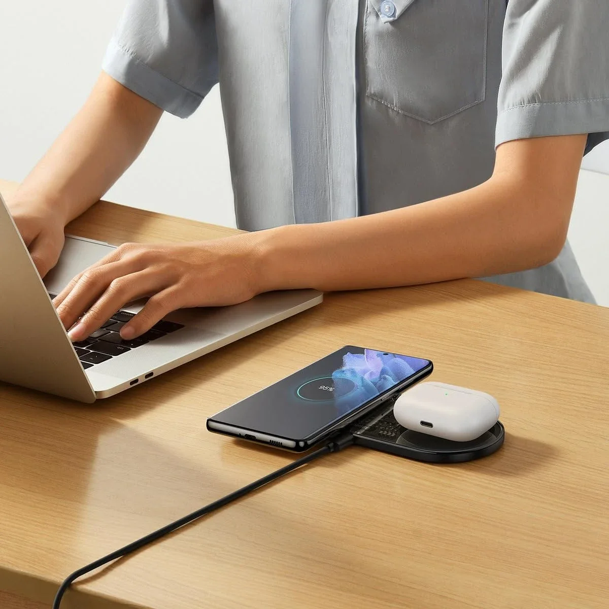Baseus Digital LED Display 2-in-1 20W Wireless Charger Black with USB-C Cable - Thumbnail 6
