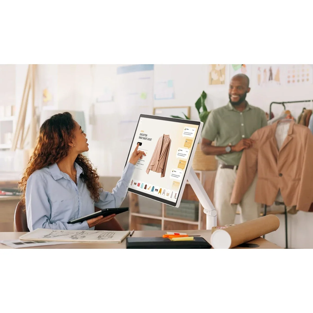 LG 32U889SA 32-Inch Smart Monitor Swing 4K UHD IPS Touchscreen with Wheeled Stand - Thumbnail 7